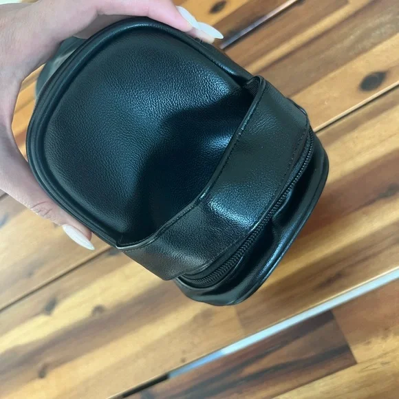 Rado Black Toiletry Bag with Zipper Closure - Picture 8 of 8